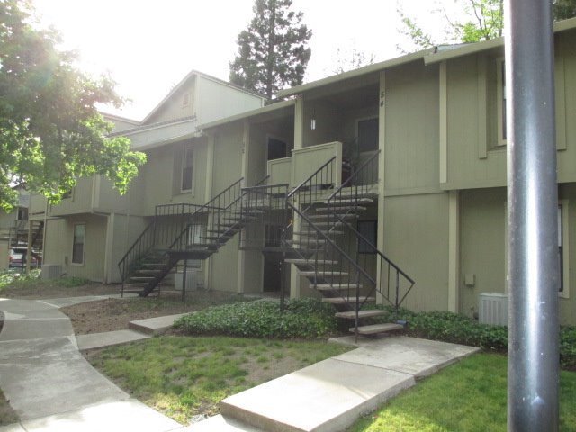 720 Sunrise Ave in Roseville, CA - Building Photo