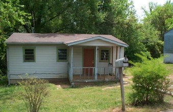 4 unit multifamily property in Gainesville, GA - Building Photo - Building Photo