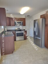 64 Amersham Ln in Fletcher, NC - Building Photo - Building Photo