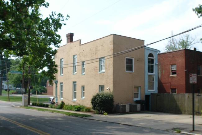 371 N Limestone in Lexington, KY - Building Photo - Building Photo