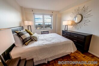 185 Freeman St, Unit 546 in Brookline, MA - Building Photo - Building Photo