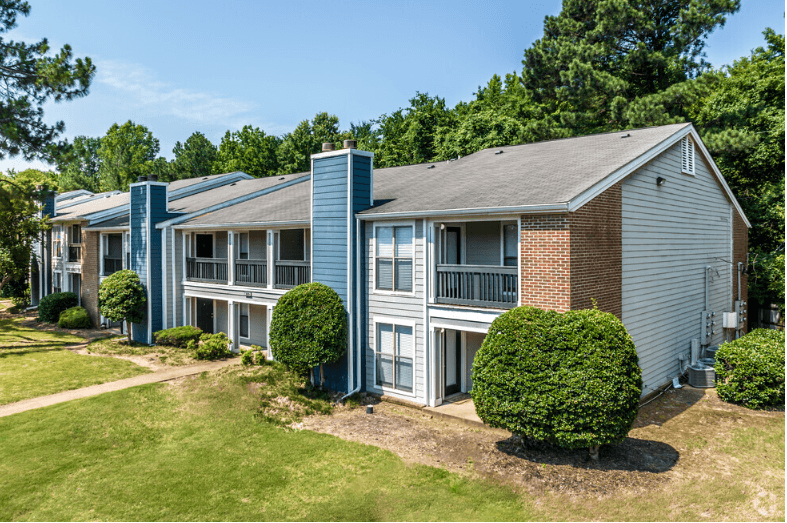 The Meadows in Memphis, TN - Building Photo