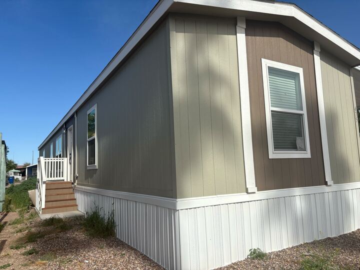 2060 N Center St in Mesa, AZ - Building Photo