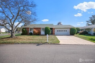 351A Jutland Dr in Monroe Township, NJ - Building Photo - Building Photo