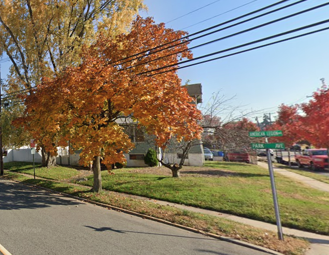 68 Park Ave in Lyndhurst, NJ - Building Photo