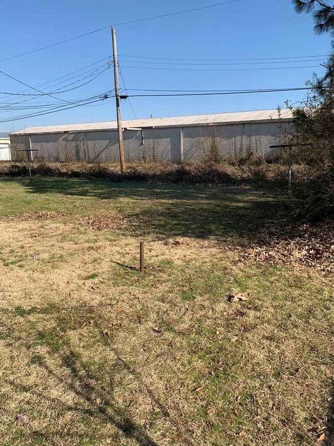 1810 Fairlane Ave in Jonesboro, AR - Foto de edificio - Building Photo