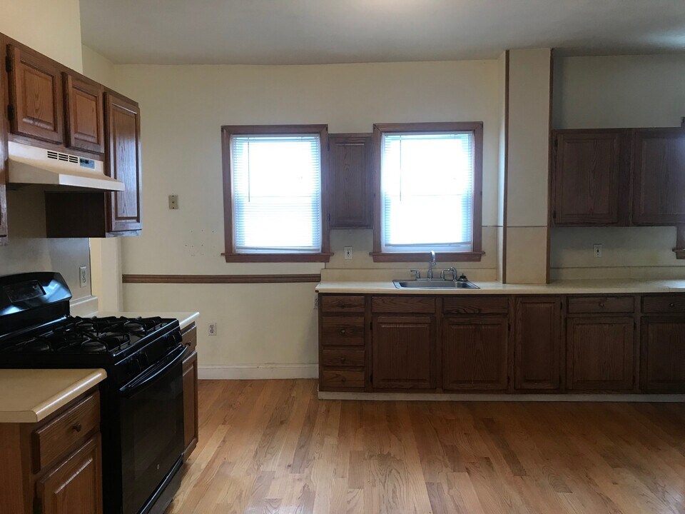 125 Spring St in Medford, MA - Building Photo