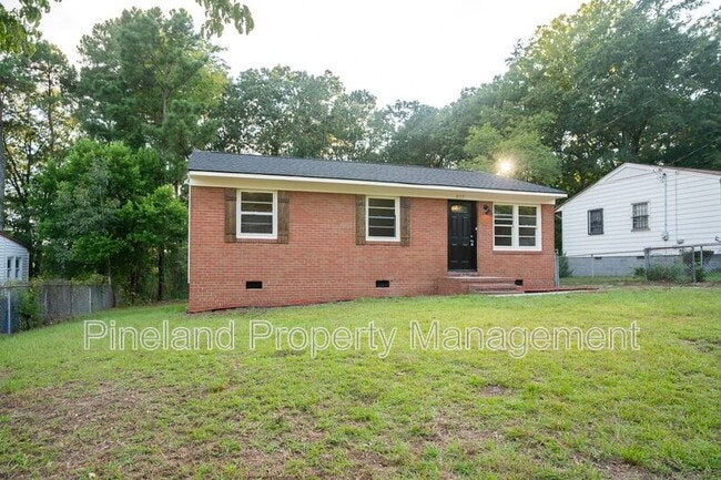 817 Isley St in Fayetteville, NC - Building Photo - Building Photo