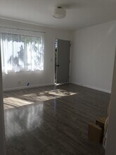 4870 W Adams Blvd, Unit # 0.5 in Los Angeles, CA - Building Photo - Building Photo