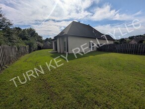 105 Love Ln in Sterrett, AL - Building Photo - Building Photo