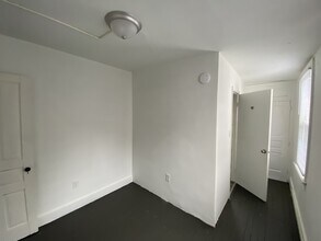 648 W College Ave in York, PA - Foto de edificio - Building Photo