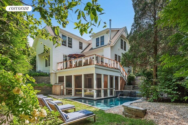 89 Three Mile Harbor Rd in East Hampton, NY - Building Photo - Building Photo