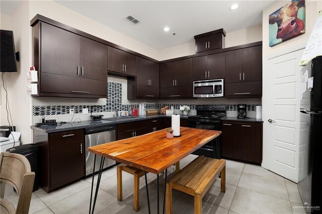 3011 S L Ln in McAllen, TX - Building Photo - Building Photo
