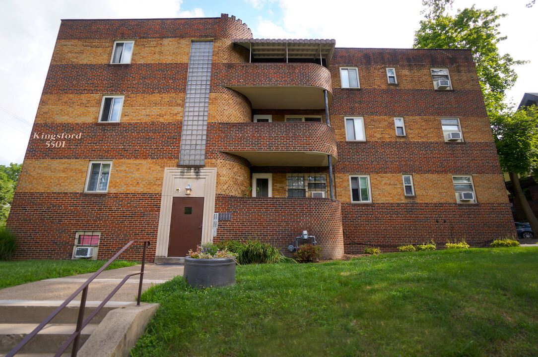 Wellesley Place in Pittsburgh, PA - Foto de edificio