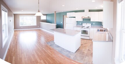 2221 E Thomas St, Unit 3 in Seattle, WA - Building Photo - Building Photo