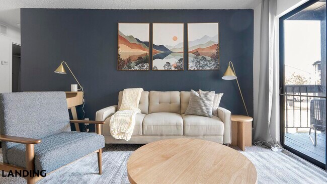 1071 Clayton Ln, Unit M1323 in Austin, TX - Foto de edificio - Building Photo