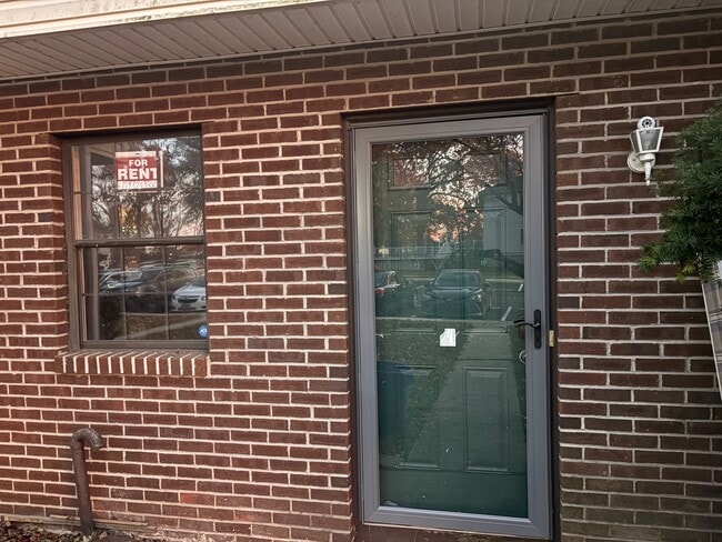 14 Driscoll Court in North Brunswick, NJ - Building Photo - Building Photo