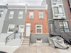 2266 E Cambria St in Philadelphia, PA - Building Photo - Building Photo