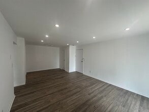 468 Liberty St in Little Ferry, NJ - Building Photo - Building Photo