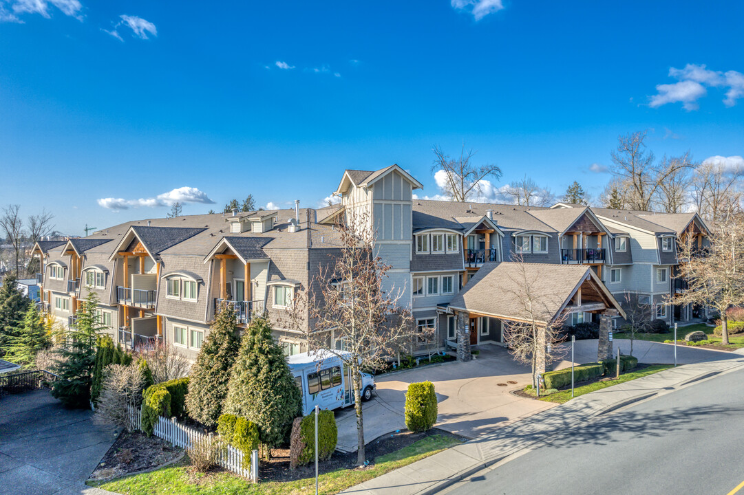 Greystone Manor in Maple Ridge, BC - Building Photo