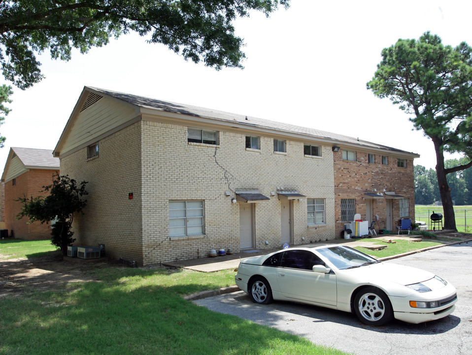 The Coves at Yale in Memphis, TN - Building Photo