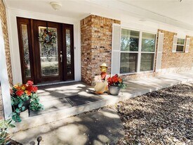 700 Shanklin Rd in Belton, TX - Building Photo