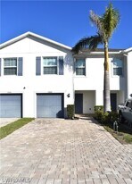 15062 Wildflower Cir in Naples, FL - Building Photo