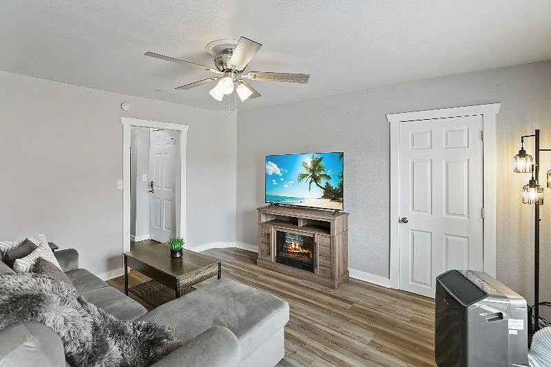 1001 N Elm St in Spokane, WA - Foto de edificio