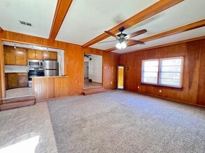 1304 Downing St in The Village, OK - Building Photo - Building Photo