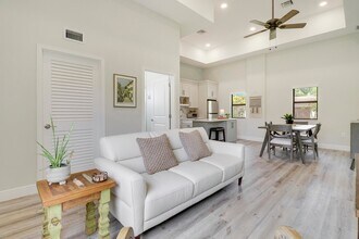 10735 Lantana Rd in Wellington, FL - Building Photo - Building Photo