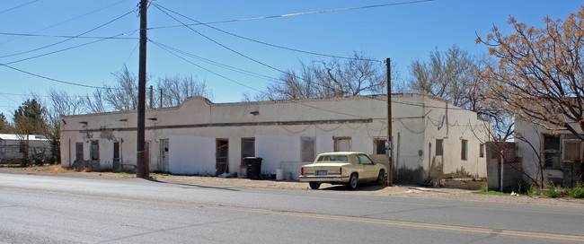 400 W Main St in Clint, TX - Building Photo - Building Photo