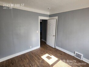 2145 W 100th St in Cleveland, OH - Building Photo - Building Photo