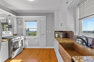 2452 Union St in San Diego, CA - Foto de edificio - Building Photo