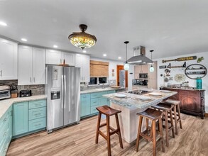 178 Kahoa St in Hilo, HI - Building Photo - Building Photo