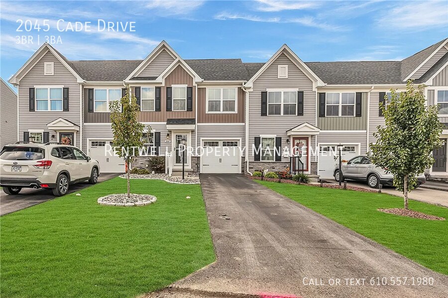 2045 Cade Dr in Monaca, PA - Building Photo