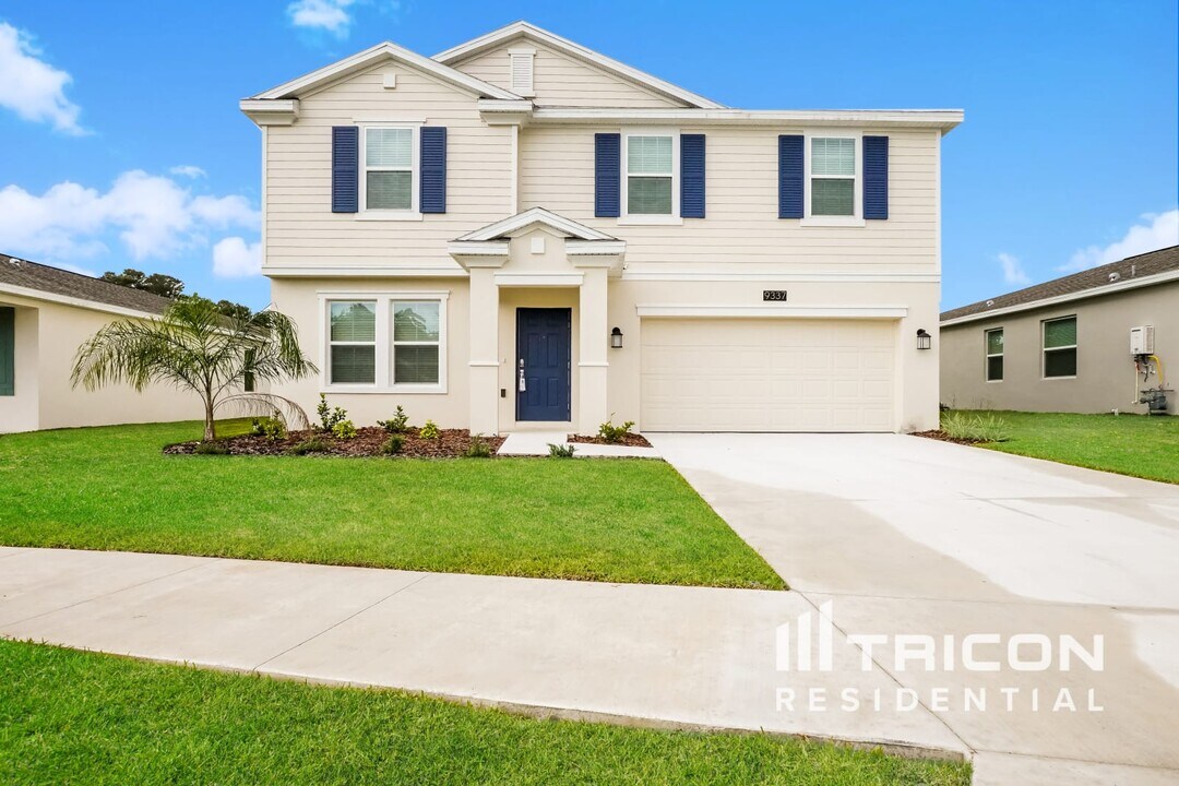 9337 Revere Ave in Leesburg, FL - Building Photo