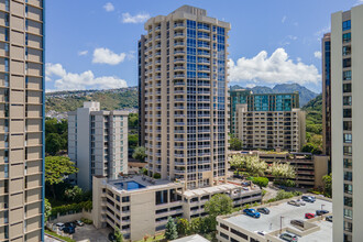 Nuuanu Parkside in Honolulu, HI - Building Photo - Building Photo