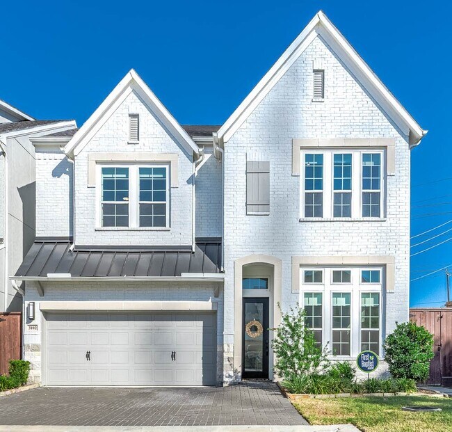 property at 3102 Somerset Levens Ln
