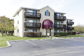 Apartments of Orland in Orland Hills, IL - Foto de edificio - Building Photo