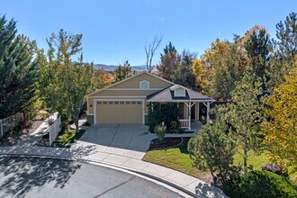 2100 Brittany Meadows Dr in Reno, NV - Building Photo - Building Photo