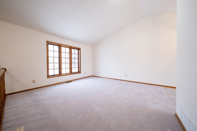 3655 Falcon Way in Eagan, MN - Building Photo - Building Photo