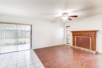 16107 Country Crossing Dr in Tampa, FL - Building Photo - Building Photo