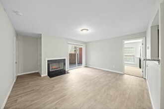 Flint at 290 in Houston, TX - Foto de edificio - Building Photo