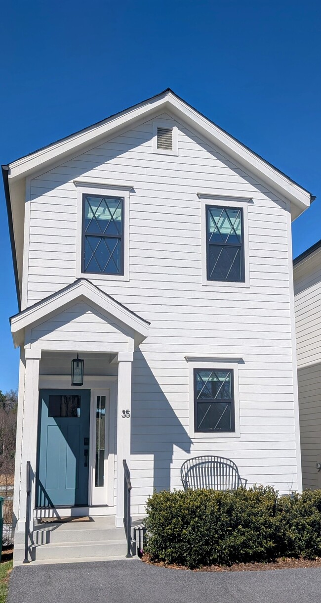 35 Cottonwood St in Clayton, GA - Building Photo - Building Photo