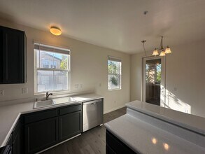 4460 Avenida Aquila in San Diego, CA - Building Photo - Building Photo