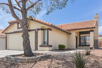7107 S Rhapsody Ln in Las Vegas, NV - Building Photo - Building Photo