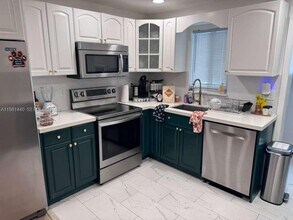 2036 SW 57th Ct in Miami, FL - Building Photo - Building Photo