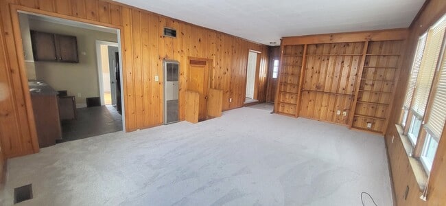 2021 Kenwood Ave in Fort Wayne, IN - Building Photo - Building Photo