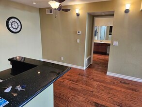 2519 Chandler Ave, Unit 9 in Simi Valley, CA - Building Photo - Building Photo