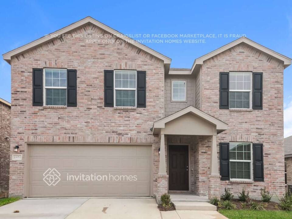 1920 Cherry Bark Ln in Forney, TX - Building Photo